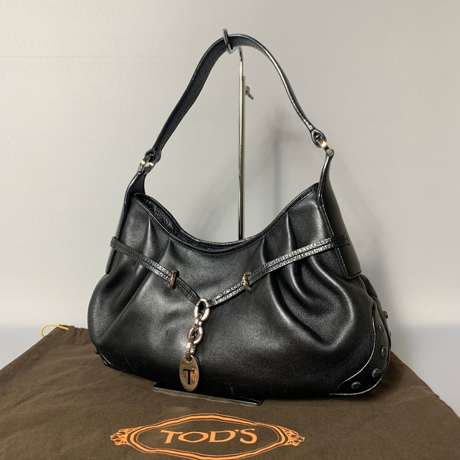 2502-231｜トッズ ハンドバッグ レザー ブラック - メルカリ
