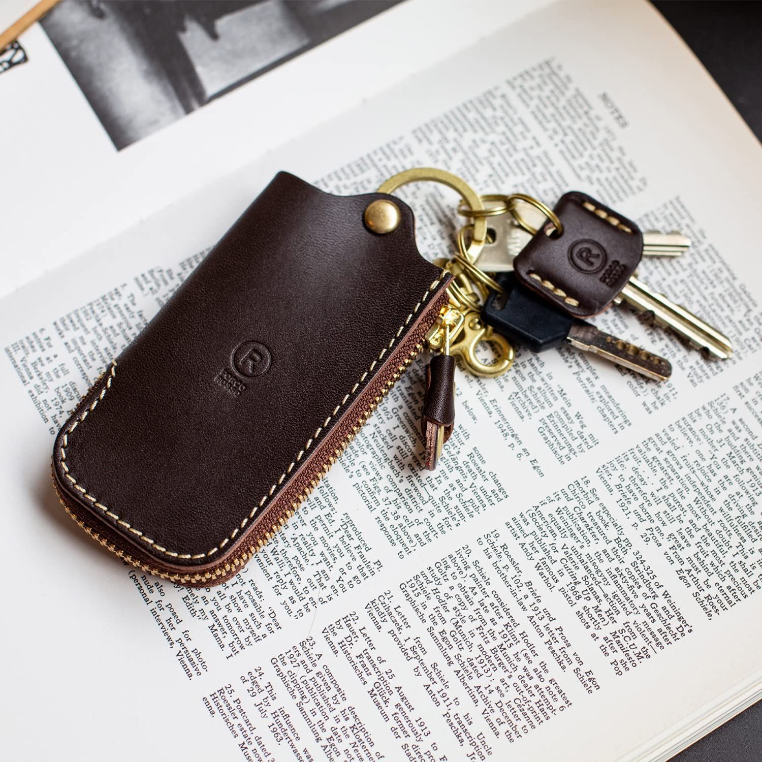 PORCO ROSSO 本革小銭入れ 一体型 4連 栃木レザー キーケース 新品※未使用] [PORCO ROSSO] キーケース 小銭入れ 付き  メンズ 本革小銭入れ一体型 4連 栃木レザー スマートキーケース キーホルダー ブランド ポルコロッソ 日本製 レディース 革 レザー 父の日 革婚式  誕生 ... [PORCO ROSSO] キーケース 小銭入れ 付き メンズ 本革小銭入れ一体型 6連 栃木レザー スマートキーケース キーホルダ