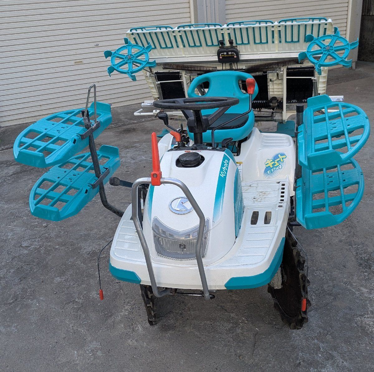 鹿児島発　クボタガソリンエンジン4条植え乗田植え機 EP4 鹿児島発 クボタガソリンエンジン4条植え乗田植え機 EP4