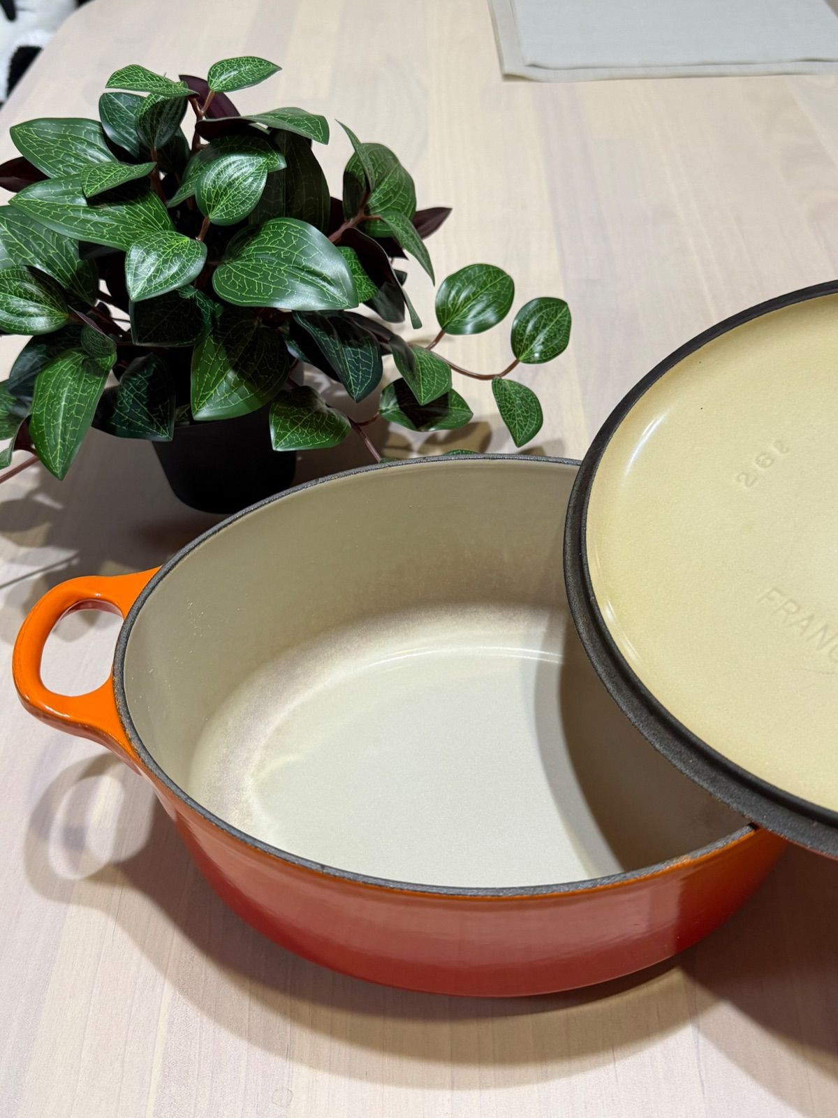 Le Creuset オレンジ 楕円形両手鍋 オーバル ２３㎝