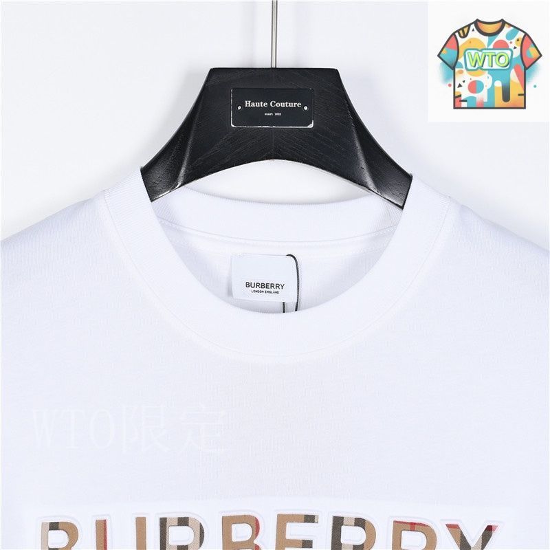 BURBERRY 半袖Tシャツ エンブレムデザイン 今日特価】Burberry チェック＆ロゴ半袖 - メルカリ