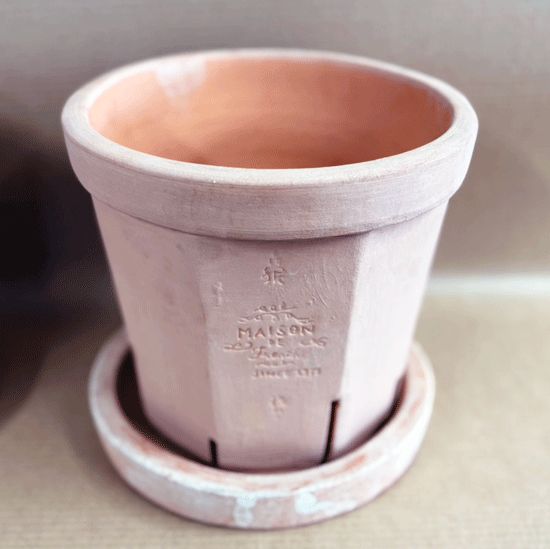 kayo様専用です。画像をご確認くださいませ。テラコッタ2個 受け皿2枚 合計4点