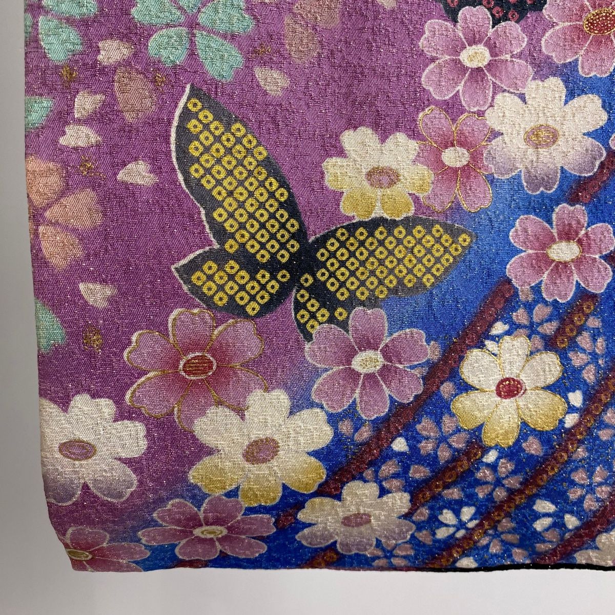 k様【振袖+帯】正絹　振袖　花に蝶柄　紫系　袷 楽天市場】【新品】 振袖 着物 正絹 フォーマル 金彩加工 黒 紫