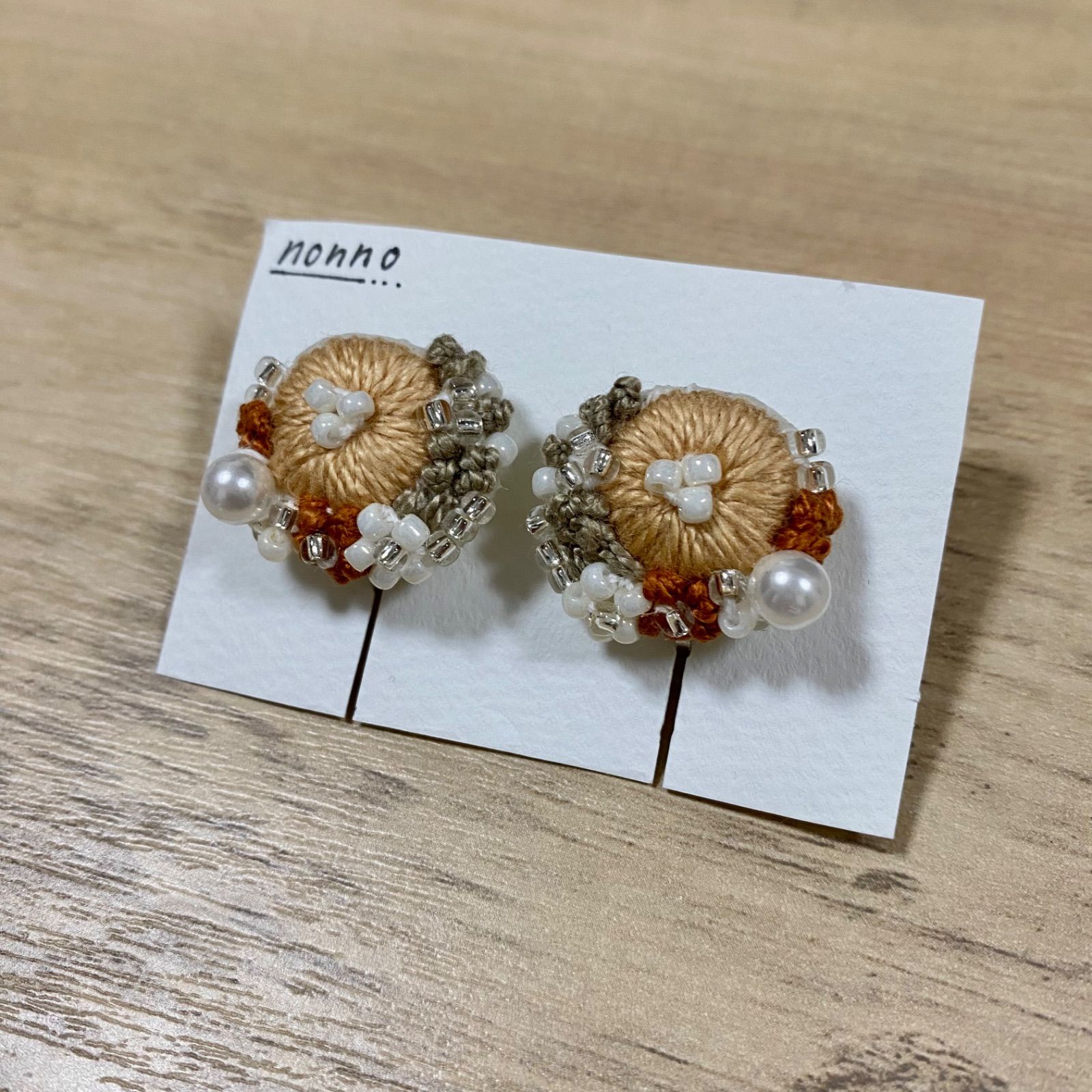 ハンドメイド 刺繍 ビーズアクセサリー イヤリング シルバー