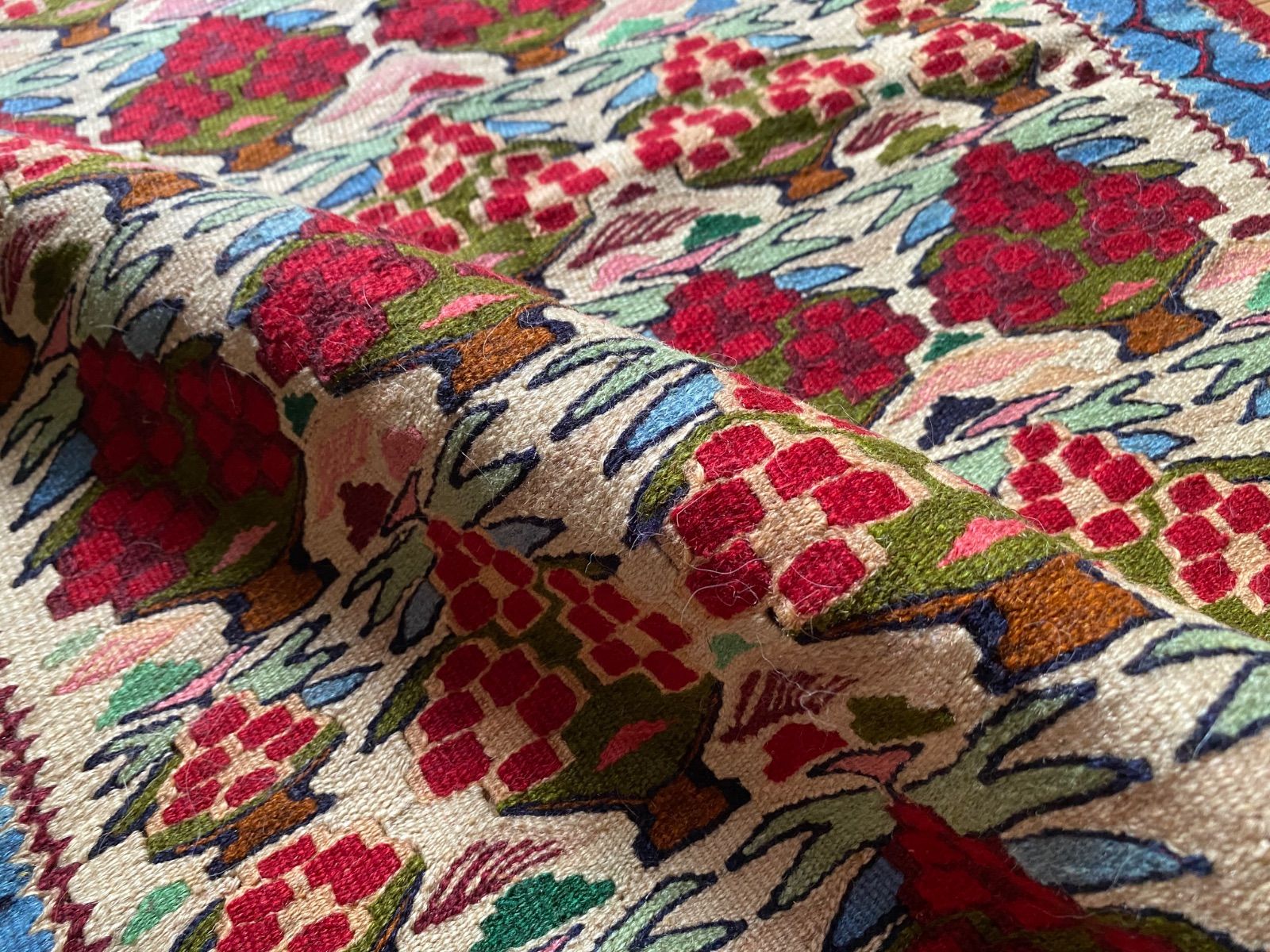 ヘラティ模様が素晴らしい