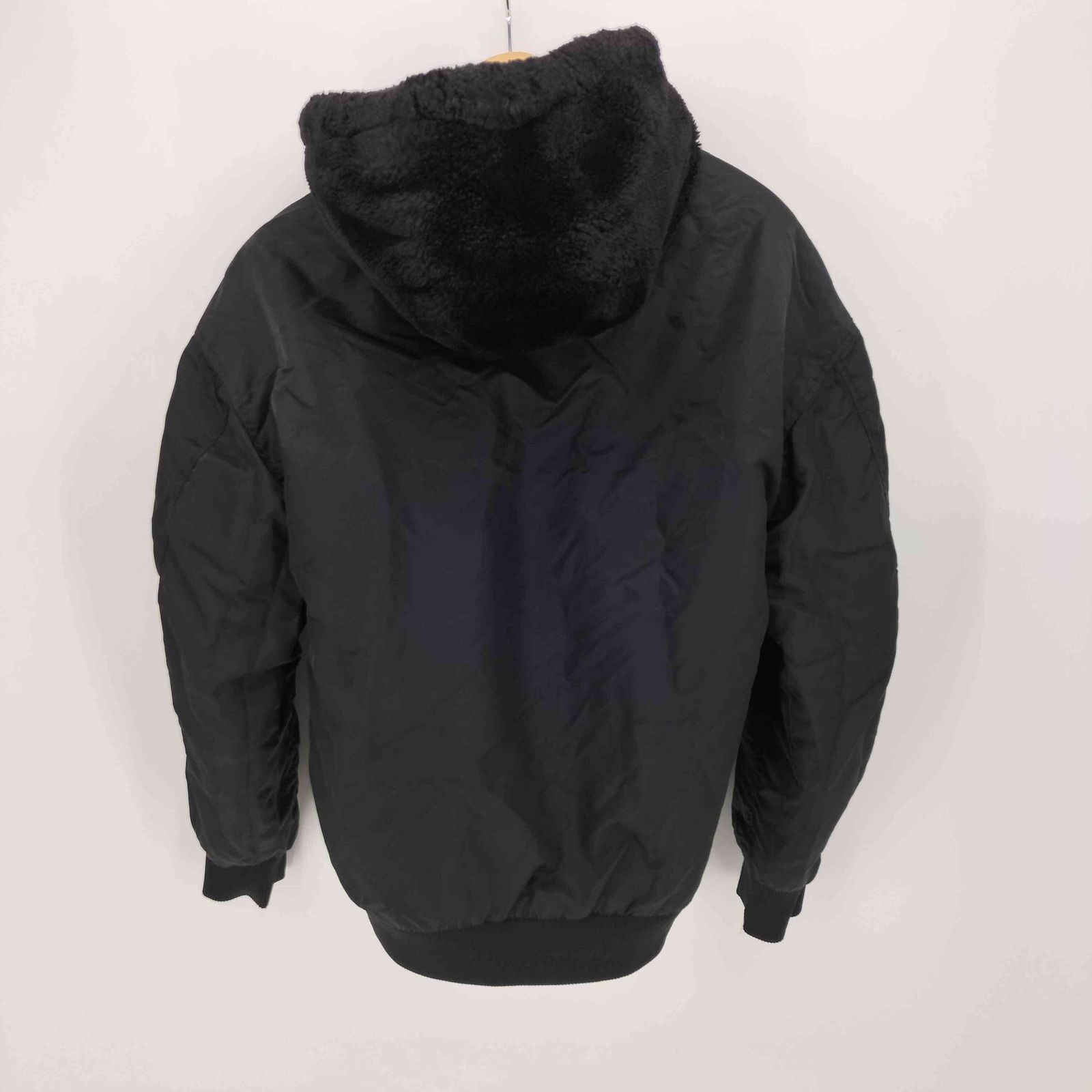 ZARA リバーシブルボアジャンパー　美品 ZARA（ザラ） リバーシブルボアジャケット レディース アウター