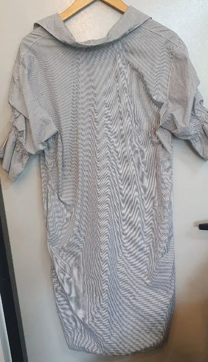 ハン ソム バン ストライプのシャツ風ドレス タイトル 82 ー 84 160
