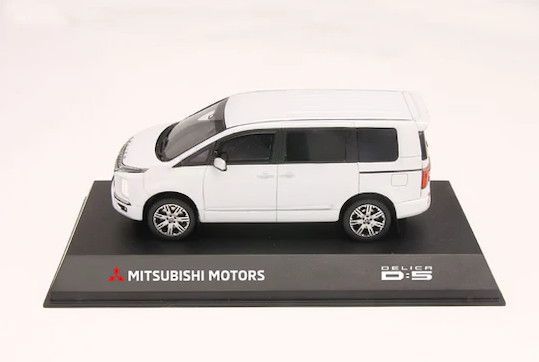 三菱自動車特注 京商 1/43 デリカD:5 ホワイトダイヤモンド