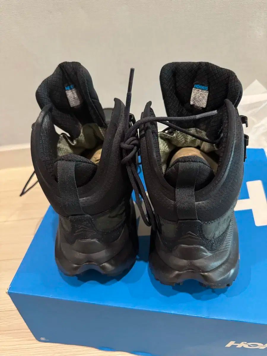 HOKA ONE