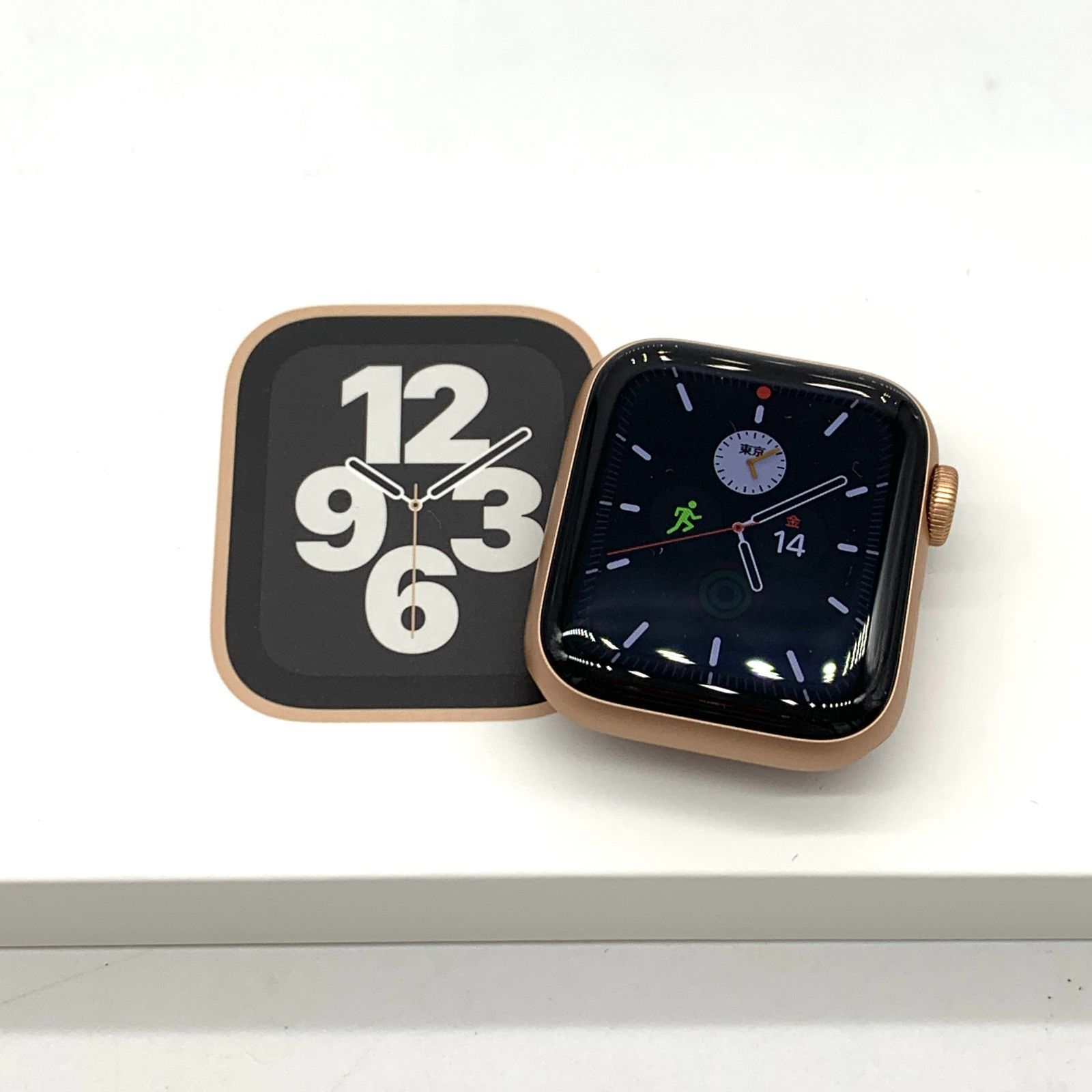 Apple Watch SE GPS 40mm MKQ03J/A ゴールド 【公式通販】
