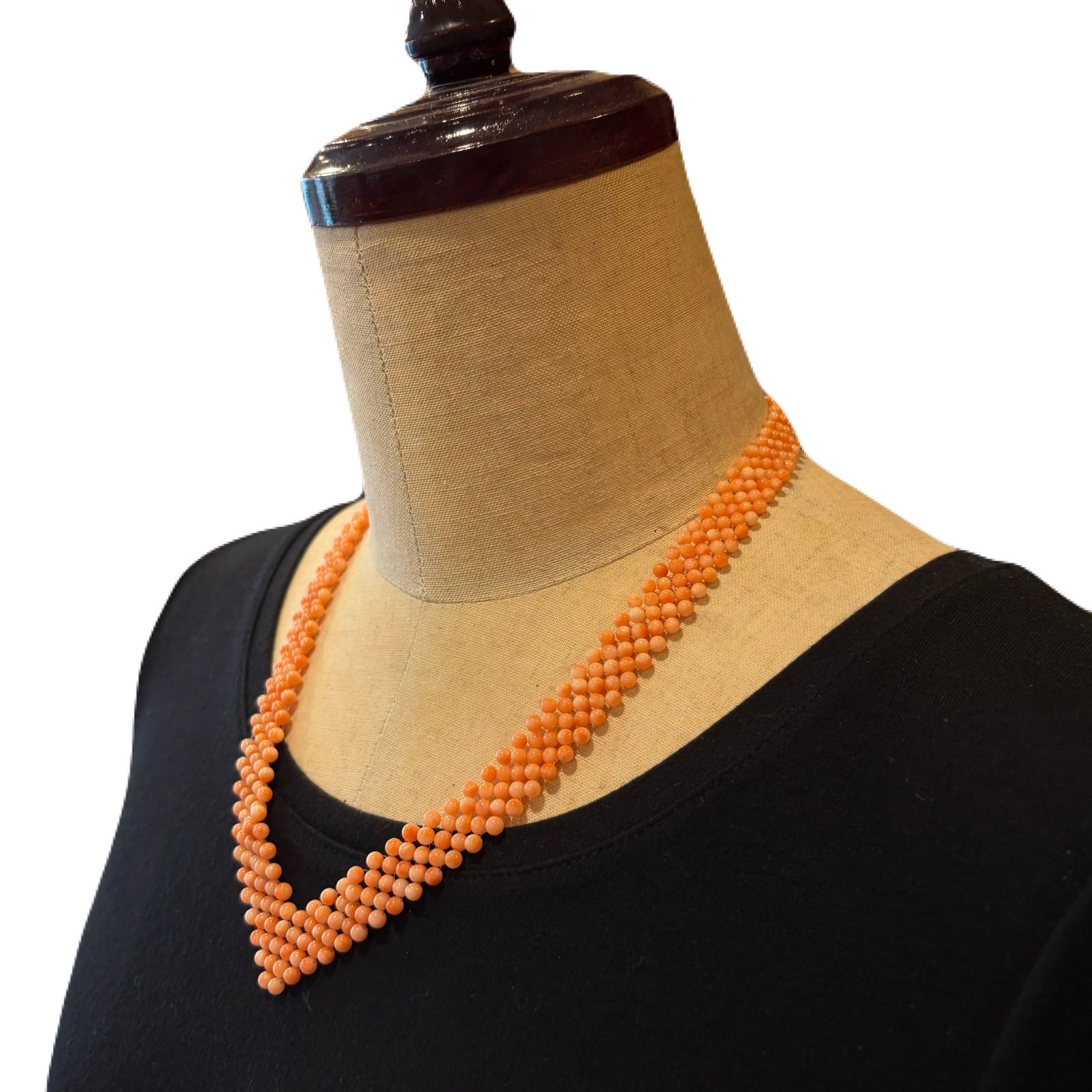 【天然桃珊瑚】華やか編み込みネックレス（シルバーメッキ／52cm） 天然桃珊瑚】華やか編み込みネックレス（シルバーメッキ／52cm