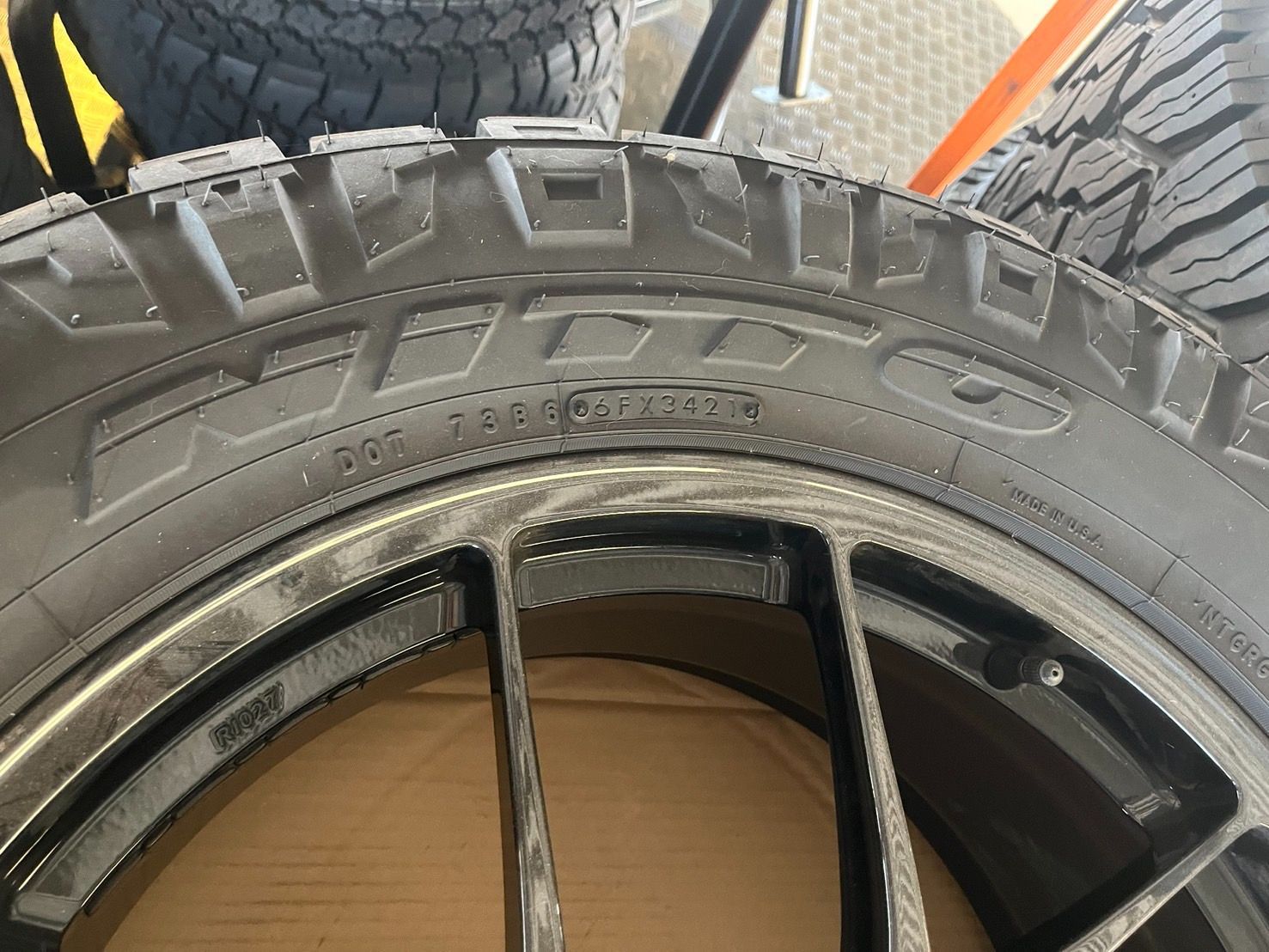 タイヤ4本セット NITTO RIDGE GRAPPLER 305 55R20 FFCRYSTALESIA_COM