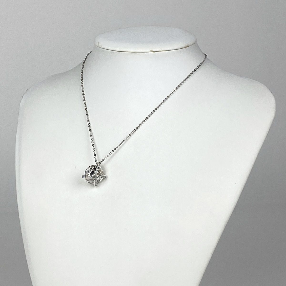 スワロフスキー SWAROVSKI ラインストーン デザイン ネックレス
