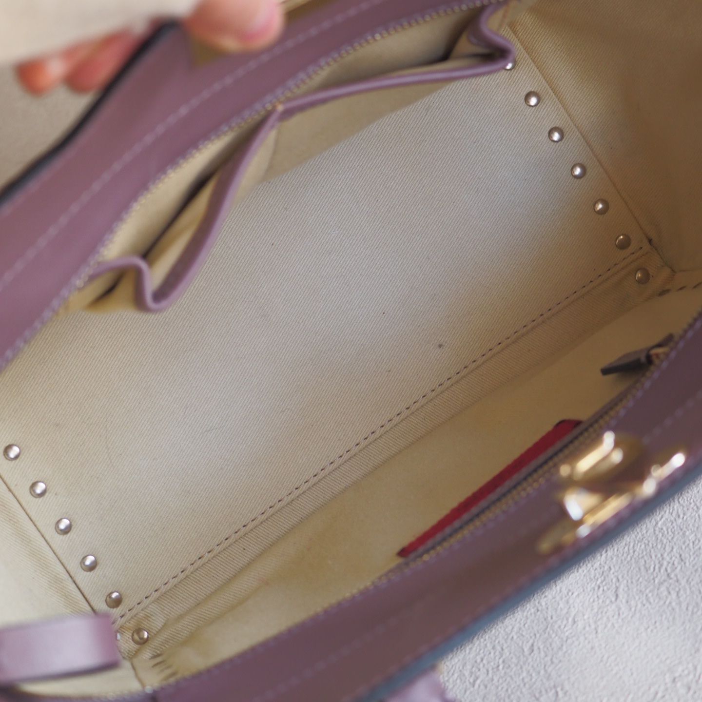 美品☆ ヴァレンティノ ガラバーニ valentino garavani ロックスタッズ 