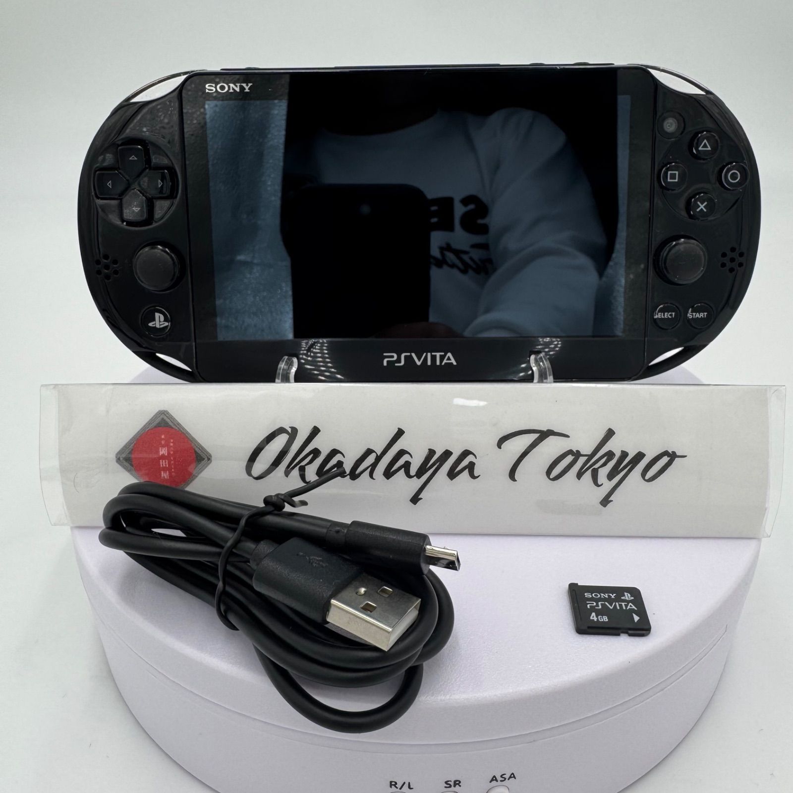 PS Vita 本体 ブラック PCH-2000 動作 済み USB充電器 4GBメモリーカード