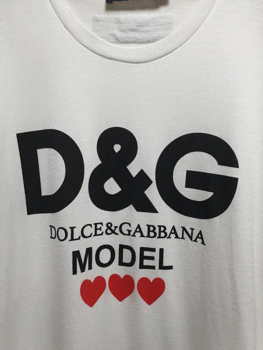 ホワイトのウィメンズ Tシャツ ジャージー ハート＆DGプリント