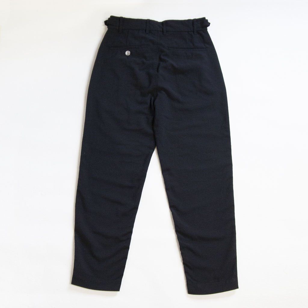 iori 2TUCK TROUSERS. BLACK - メルカリ