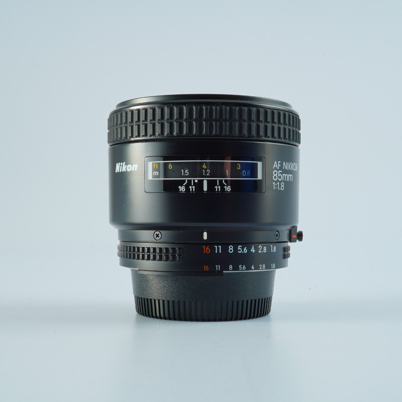 F|1.8 単焦点レンズ