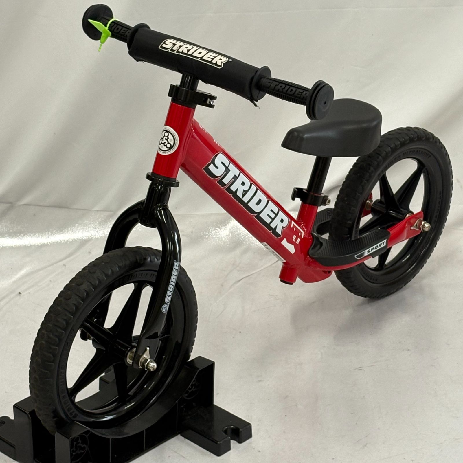 中古 ストライダー 赤 レッド 日本仕様 極美品 STRIDER 12 Classic ストライダー クラッシック バランスバイク