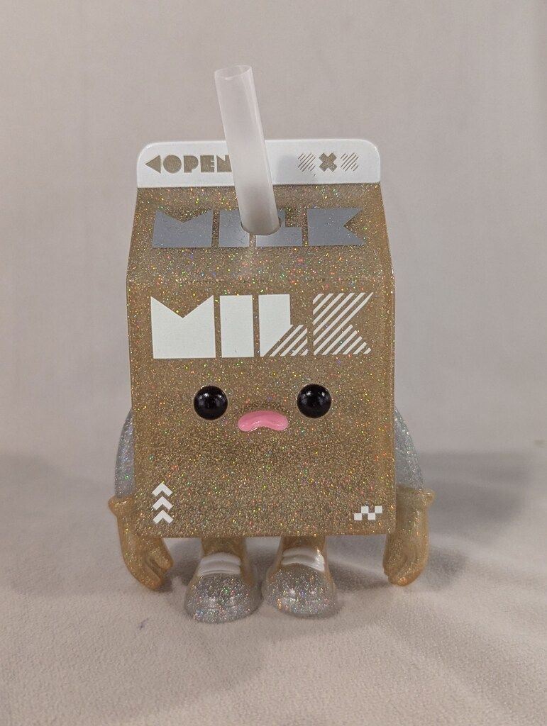 MUUKTOY ジュースボックスボーイ MILK PACK T-BASE銀座限定カラー 金