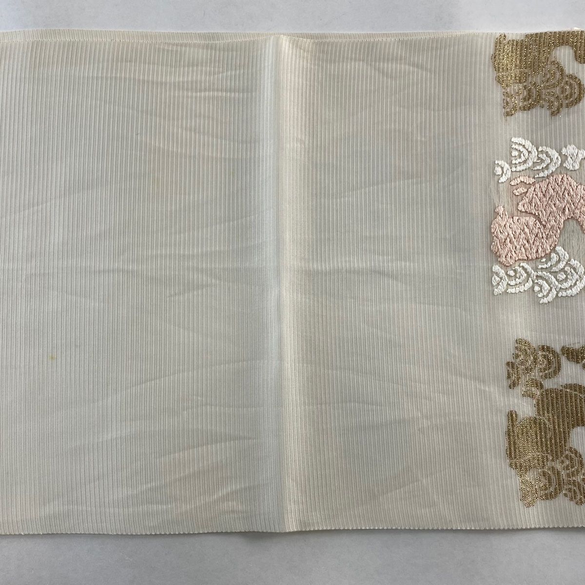 袋帯 逸品 河合美術織物 落款 夏帯 うさぎ 青海波 箔 唐織