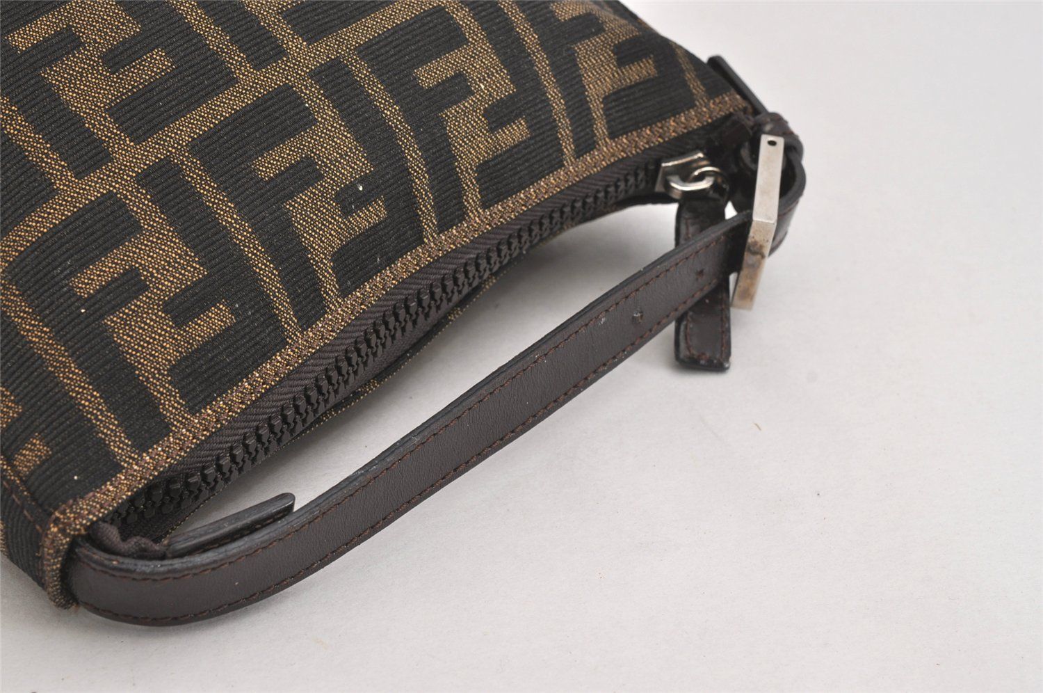 FENDI フェンディ