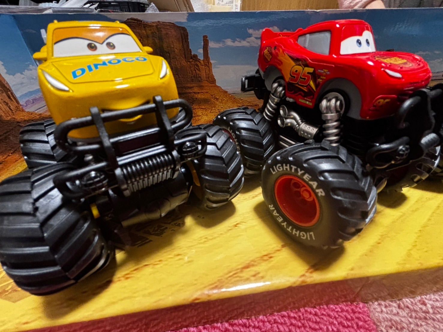 新品】カーズ モンスタートラック デラックスメガサイズ 4台セット日本