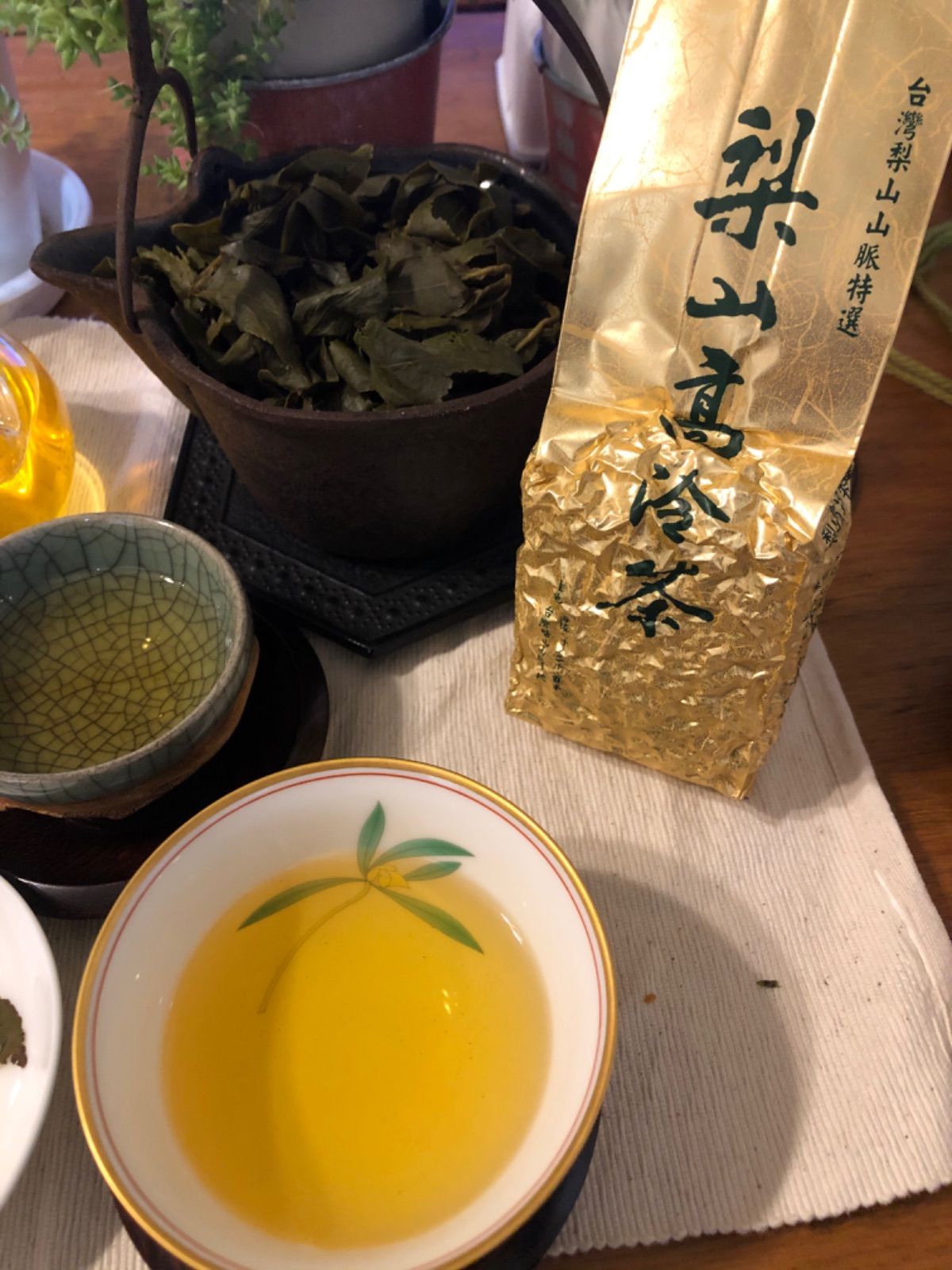 台湾好茶】頂級 梨山高冷茶 一番茶 手摘み 青心烏龍茶 頂級品 1心2葉 - メルカリ