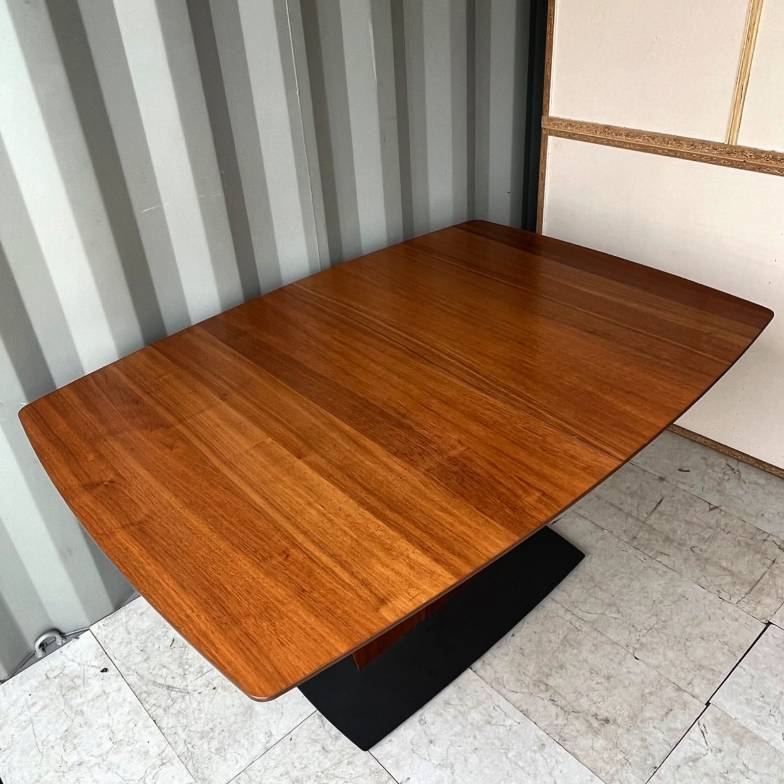 取付無料！ボーコンセプト ミラノ 北欧デンマーク モダン伸長式ダイニングテーブル 取付無料！ボーコンセプト ミラノ 北欧デンマーク モダン伸長式