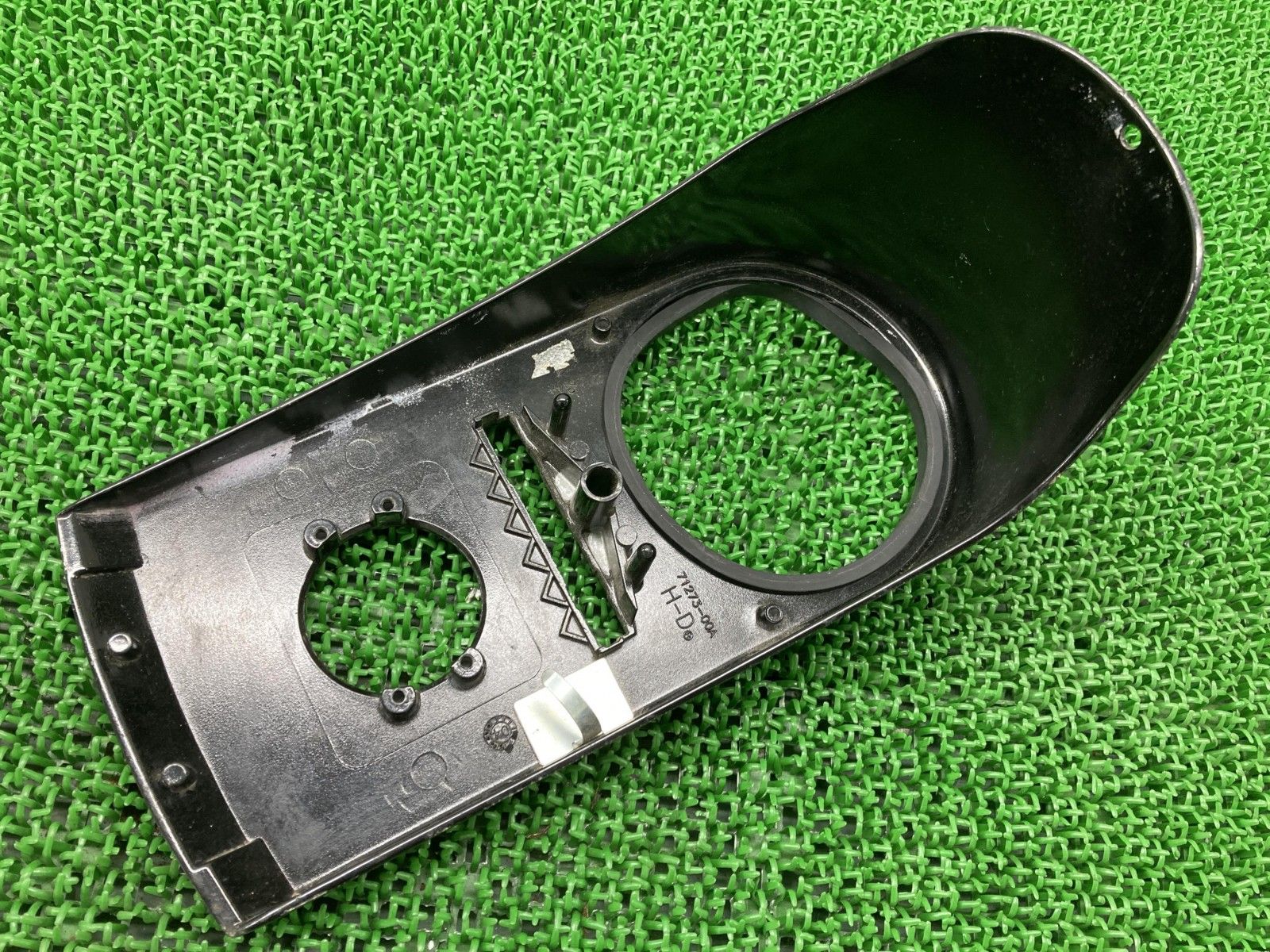 FXSTB1450 メーターカバー 71273-00A ハーレー 純正 バイク 部品 FXSTB1580 ナイトトレイン ソフテイル 曲がり無し 品薄 【中古】 75 FXSTB1450 メーターカバー 71273-00A ハーレー 純正 バイク 部品