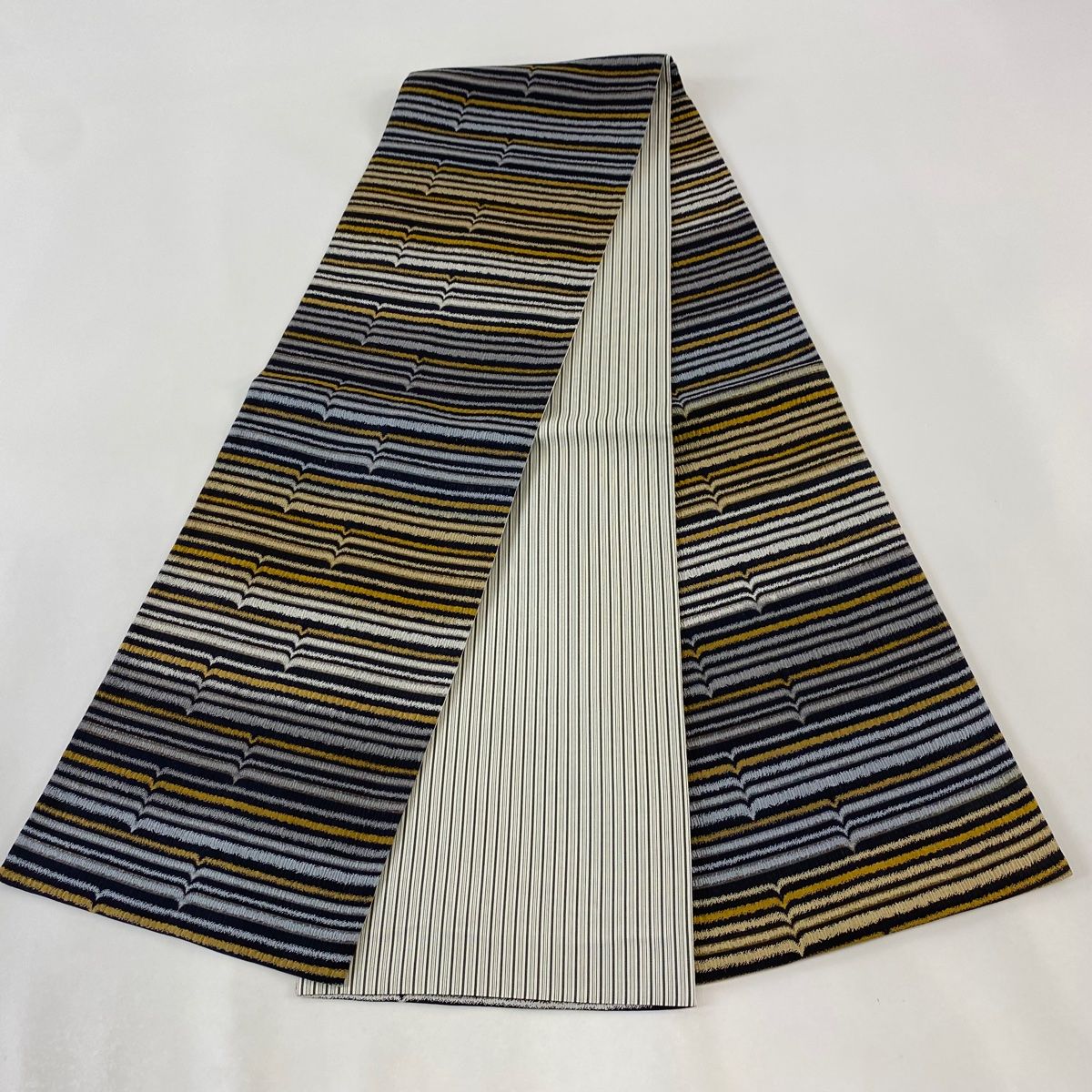 袋帯 美品 秀品 縞 金糸 黒 全通 正絹 【中古】 - メルカリ