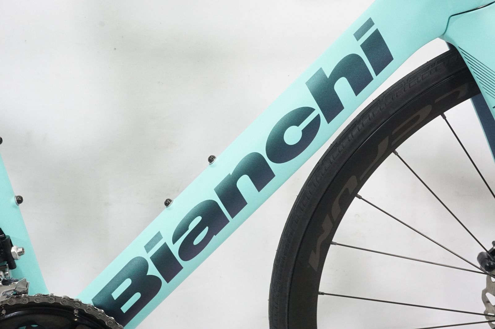 BIANCHI 「ビアンキ」 OLTRE RACE 2024年モデル ロードバイク / バイチャリ阪急塚口店 ITG4TJRFM906 横浜】人気フルカーボンロードバイクがさらにお求めやすくなりました
