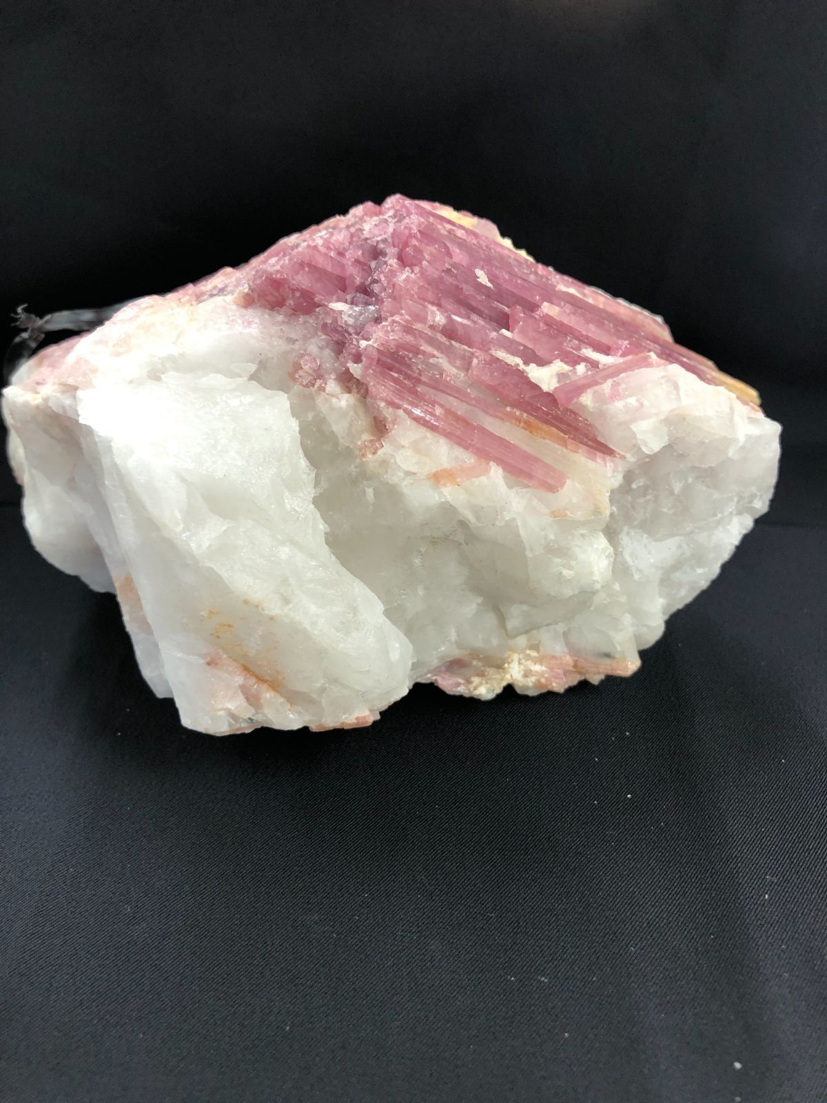 ピンク水晶の色合いがしっかり鮮やかトルマリン含む希少価値 ピンクトルマリン水晶原石 販売 ピンクトルマリン入り水晶 原石 212g