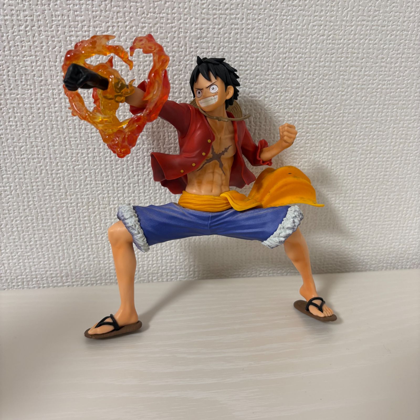 ワンピース フィギュア 1番くじ ルフィ ロジャーマント ルフィ
