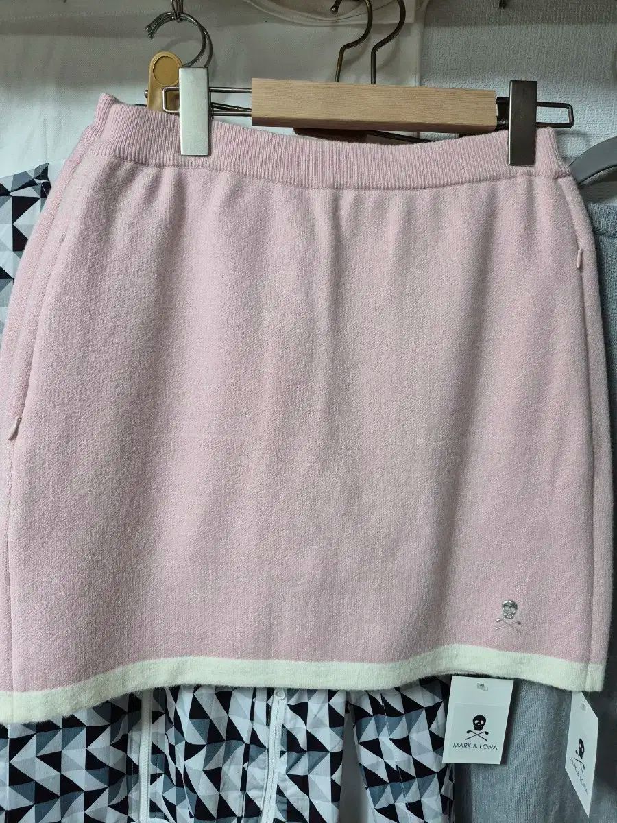 MARK - LONA マークアンドロナ ピンク ウール ニット ゴルフ スカート S