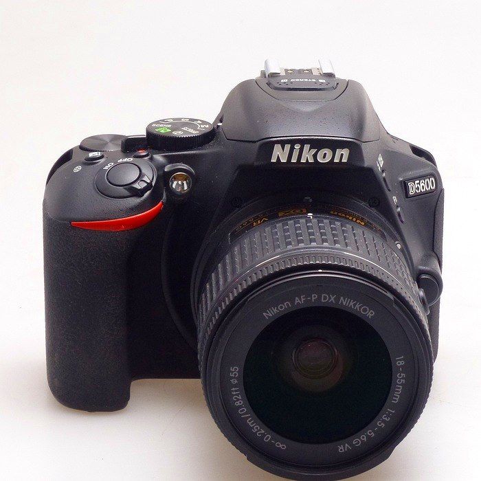 ニコン Nikon D5600 18-55 VR レンズキット デジタル 一眼レフカメラ