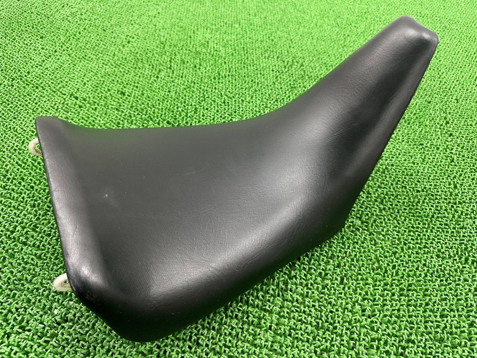 FZ400R フロントシート 46X ヤマハ 純正 バイク 部品 メインシート 修復素材に シートベース良好 人気のノーマル 品 Ii