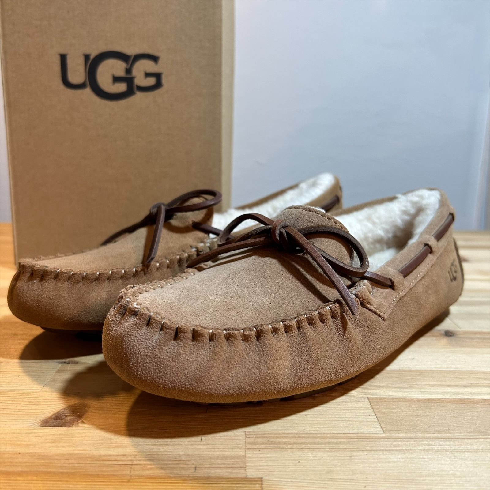 【直営店購入　新品未使用】UGG Dakota 人気色　チェスナット　23cm 訳アリ 店頭展示品] UGG アグ ダコタ チェスナット US6 23㎝ [35