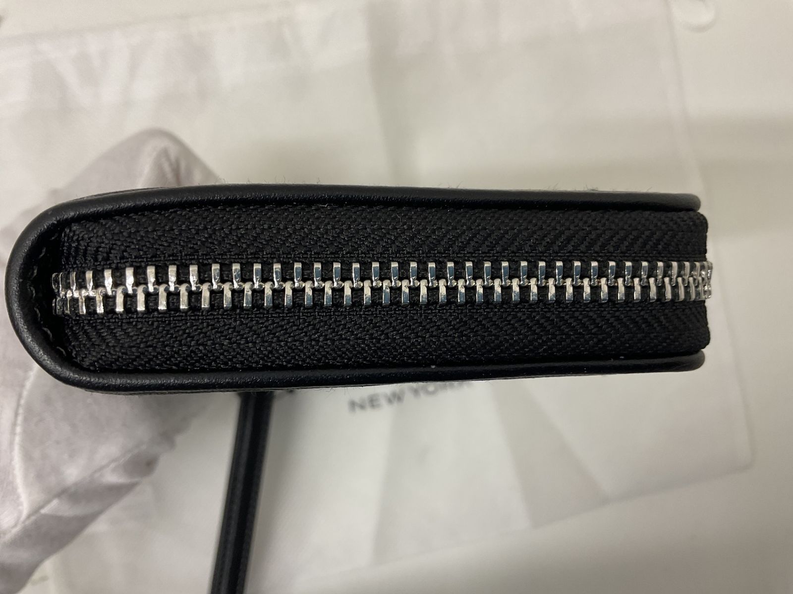 【ほぼ未使用】 COACH コーチ ジッピー 長財布 キャンバス シグネクチャー ブラック　IYHK1132 ほぼ未使用】 COACH コーチ ジッピー 長財布 キャンバス
