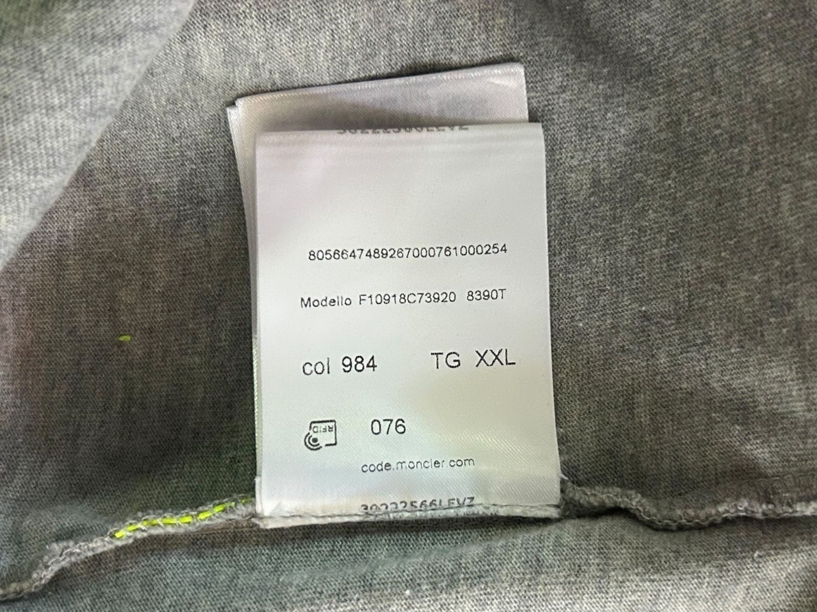 MONCLER (モンクレール) リフレクターロゴ 半袖 Tシャツ F10918C73920 