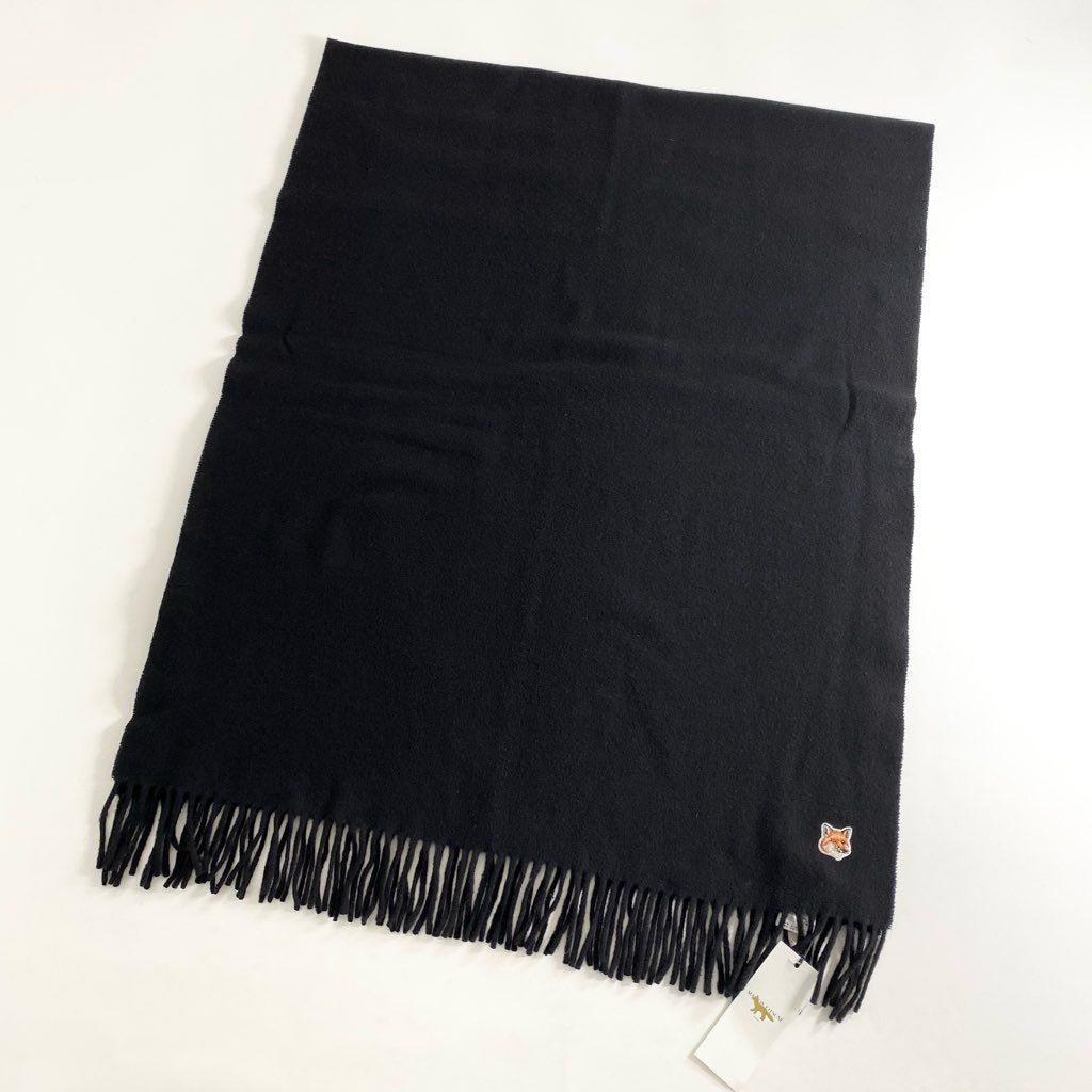 g9 【タグ付き】MAISON KITSUNE メゾンキツネ ワンポイント刺繍  