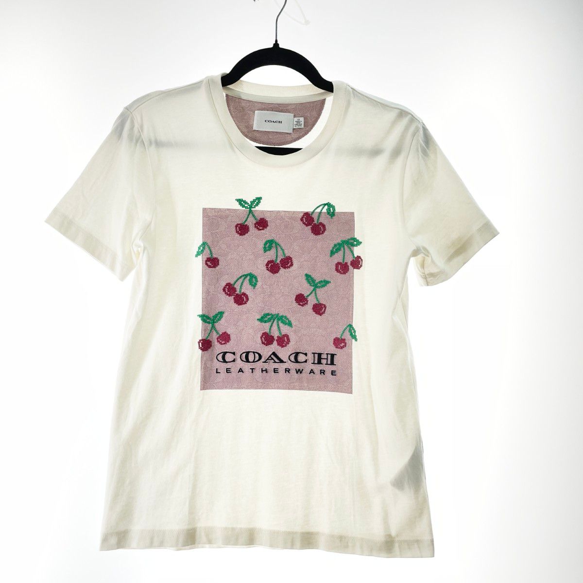 新品 coach シグネチャー スクエア クロス スティッチ チェリー T