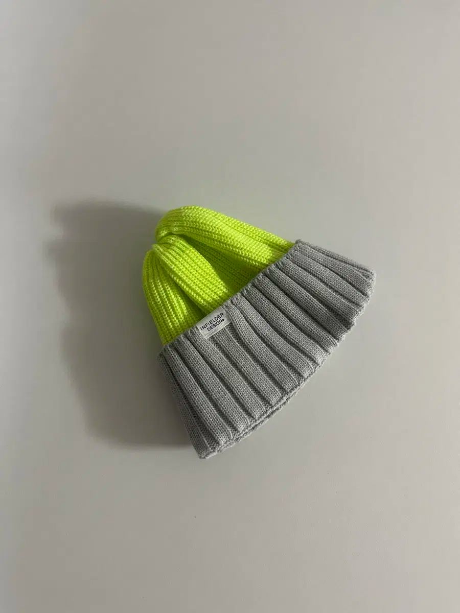 ROA ロア グラフィックス ビーニー ブラウン イエロー