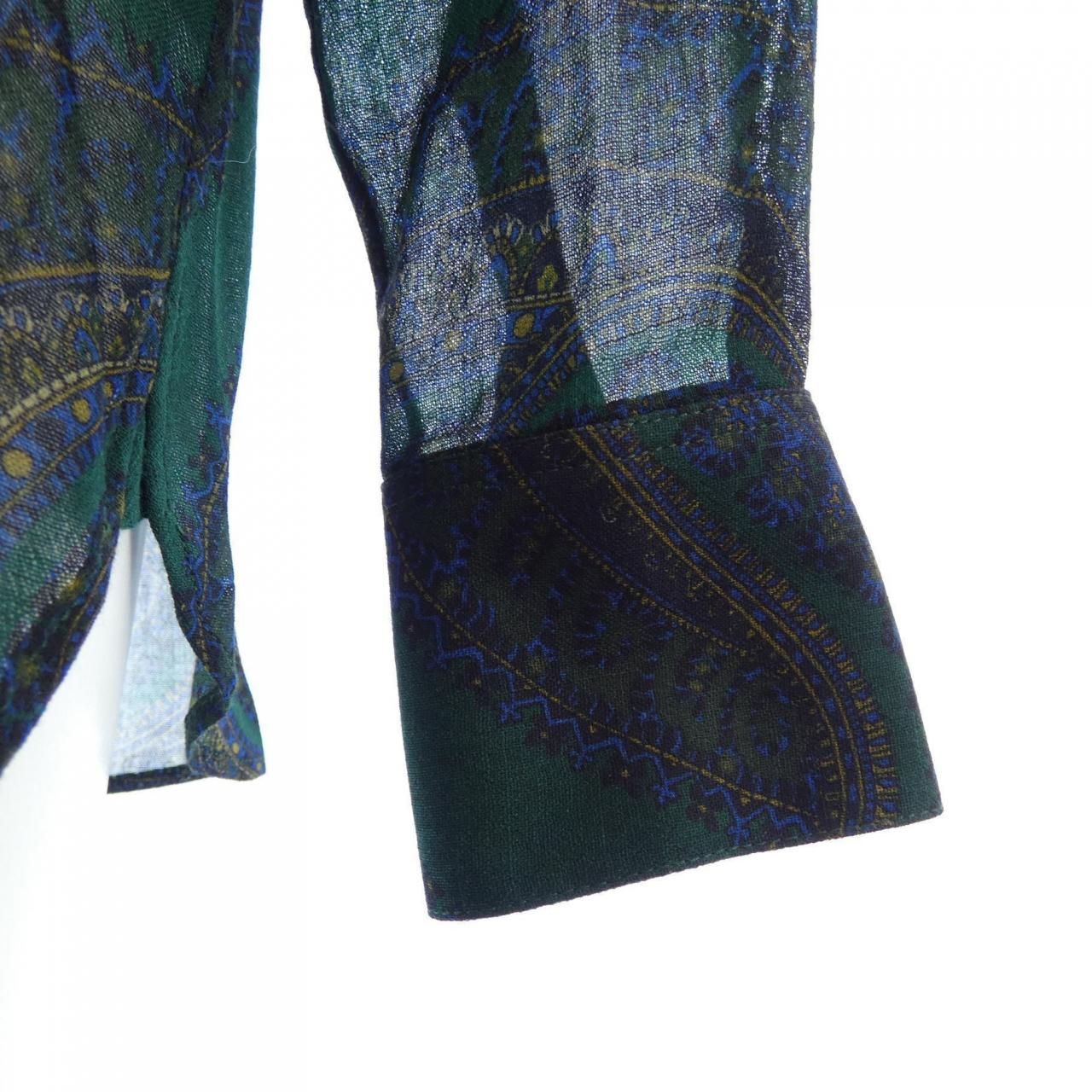 サンローラン SAINT