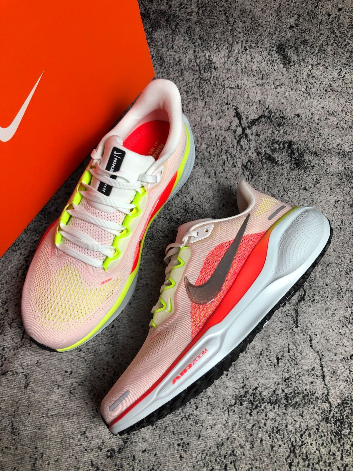 新品未使用 Nike ナイキ Nike Pegasus 41 ローカットカジュアルランニングシューズ FD2722-100