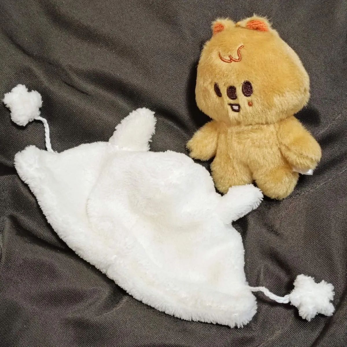 ハンクオッカ テディベア パスポート付き SKZ5clock Stray Kids 5TH FANMEETING SKZ 5'CLOCK SKZOO PLUSH DOLL 10CM