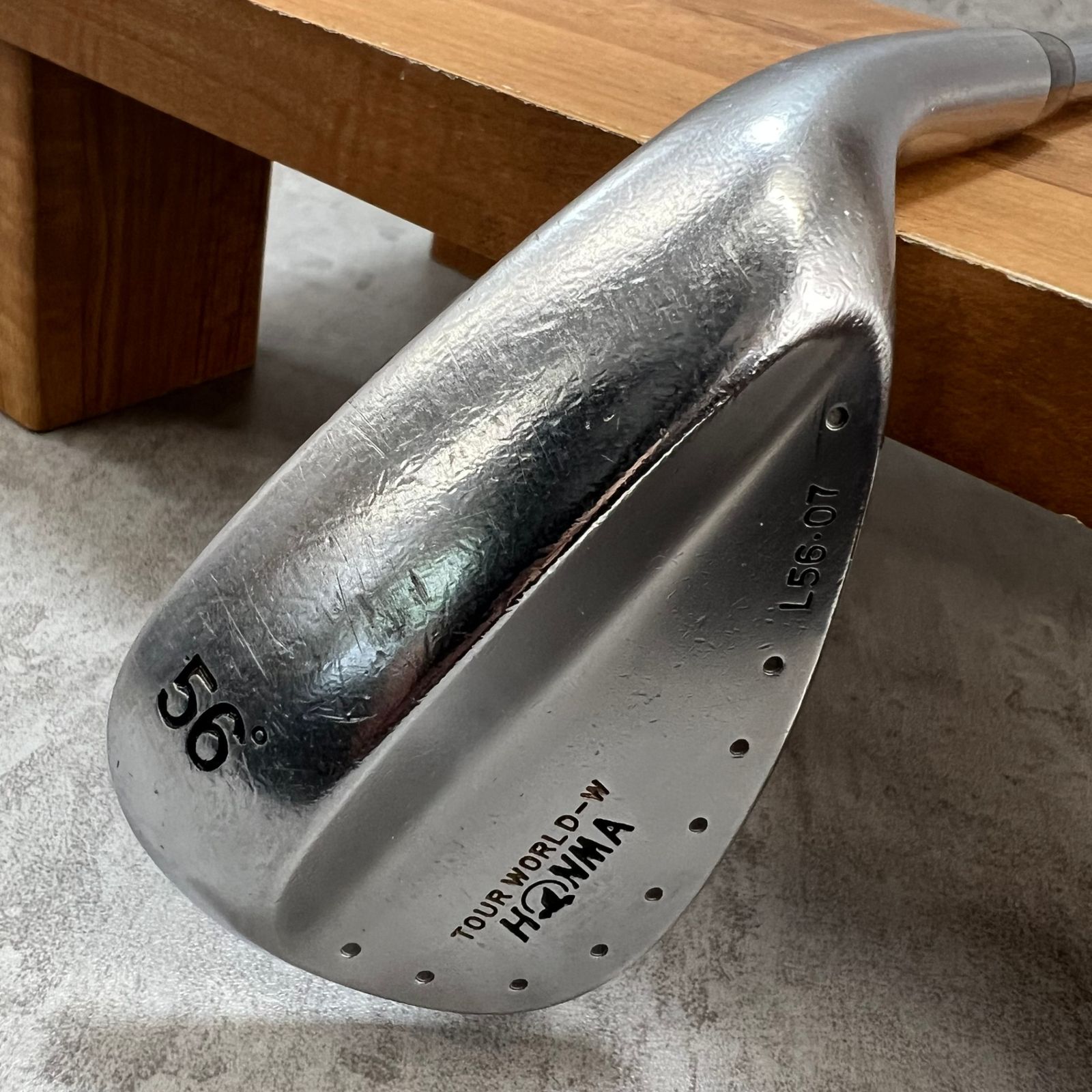 本間ゴルフ - HONMA　ホンマ　TOUR　WORLD　ツアーワールド　メンズゴルフウェッジ　SW　サンド　スチール　56°　右利き用　WEDGE　34.5インチ　D-2 HONMA ホンマ TOUR WORLD ツアーワールド メンズゴルフウェッジ