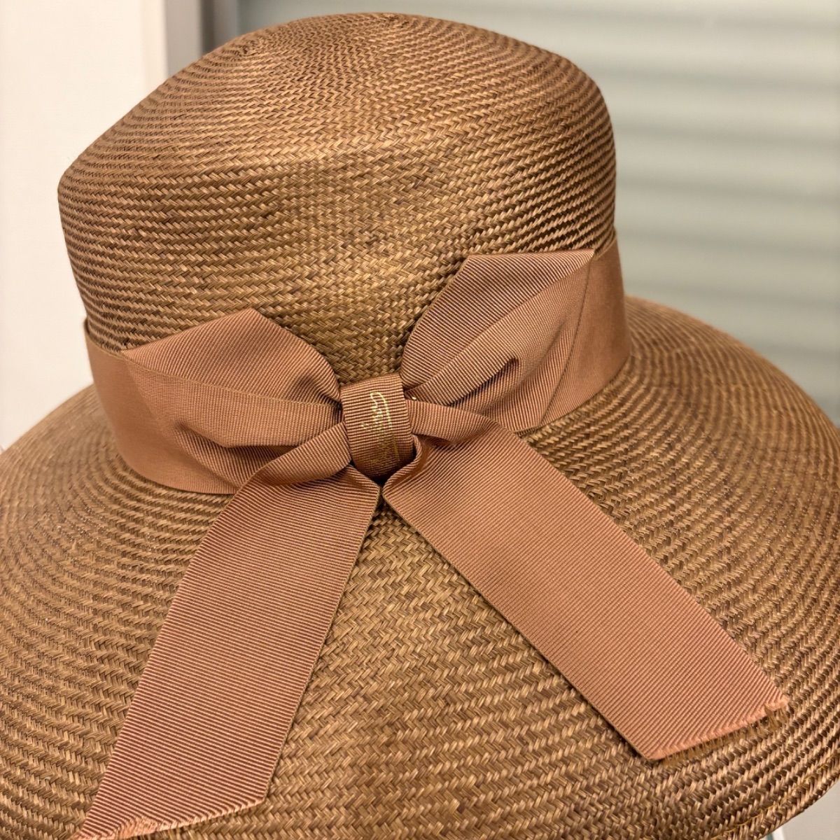 新品★Borsalino ボルサリーノ リボン パナマハット 中折れ ハット 帽子 58cm イタリア製 正規店本物 天然草 PAGLIA ◆7057◆ ボルサリーノ 帽子 イタリア製 パナマハット borsalino ハット メンズ 大きいサイズ パナマ帽 春夏 箱付き Amedeo 中折れハット  男性用 ナチュラル