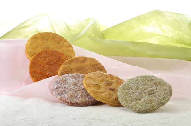 中国 徐朝興 徐凌 龍泉青磁 三ツ足蓋香炉 唐木台・証明書・箱付 V 7769C