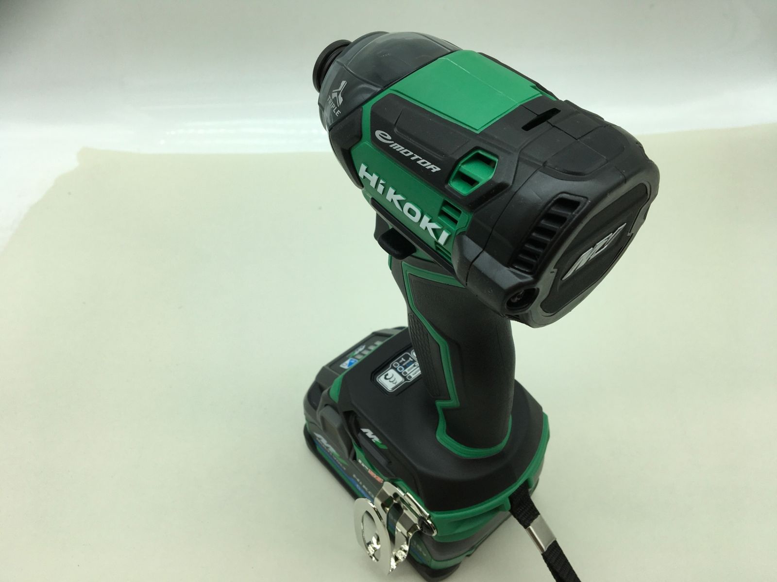 アグレッシブグリーン WH36DC